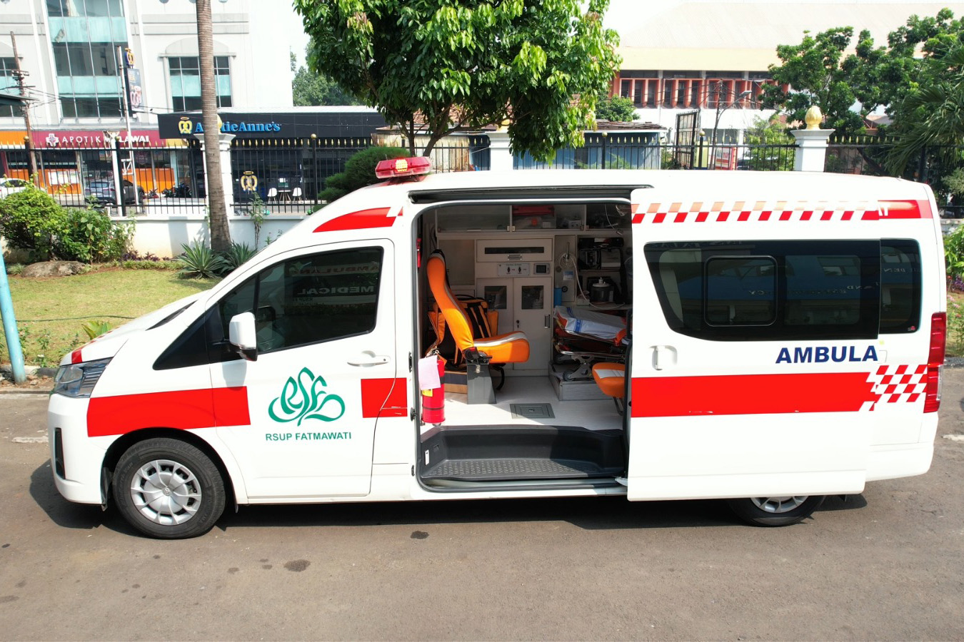 Ambulan Mini ICU